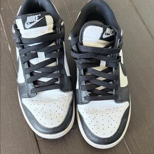 Nike dunks panda